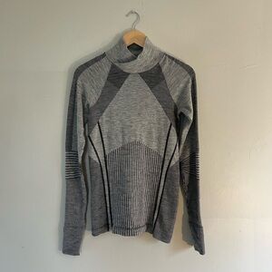 Athleta Remarkawool Gray Black Seamless Turtleneck Sweater Active Base Layer M